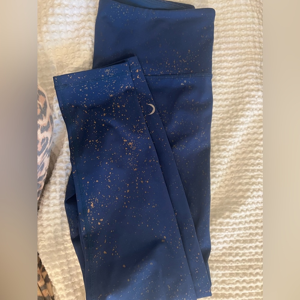 Size 8 navy with gold foil